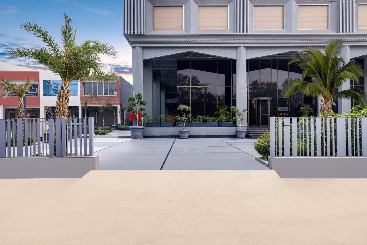 Lemon Tree Hotel, Hisar Bagian luar foto