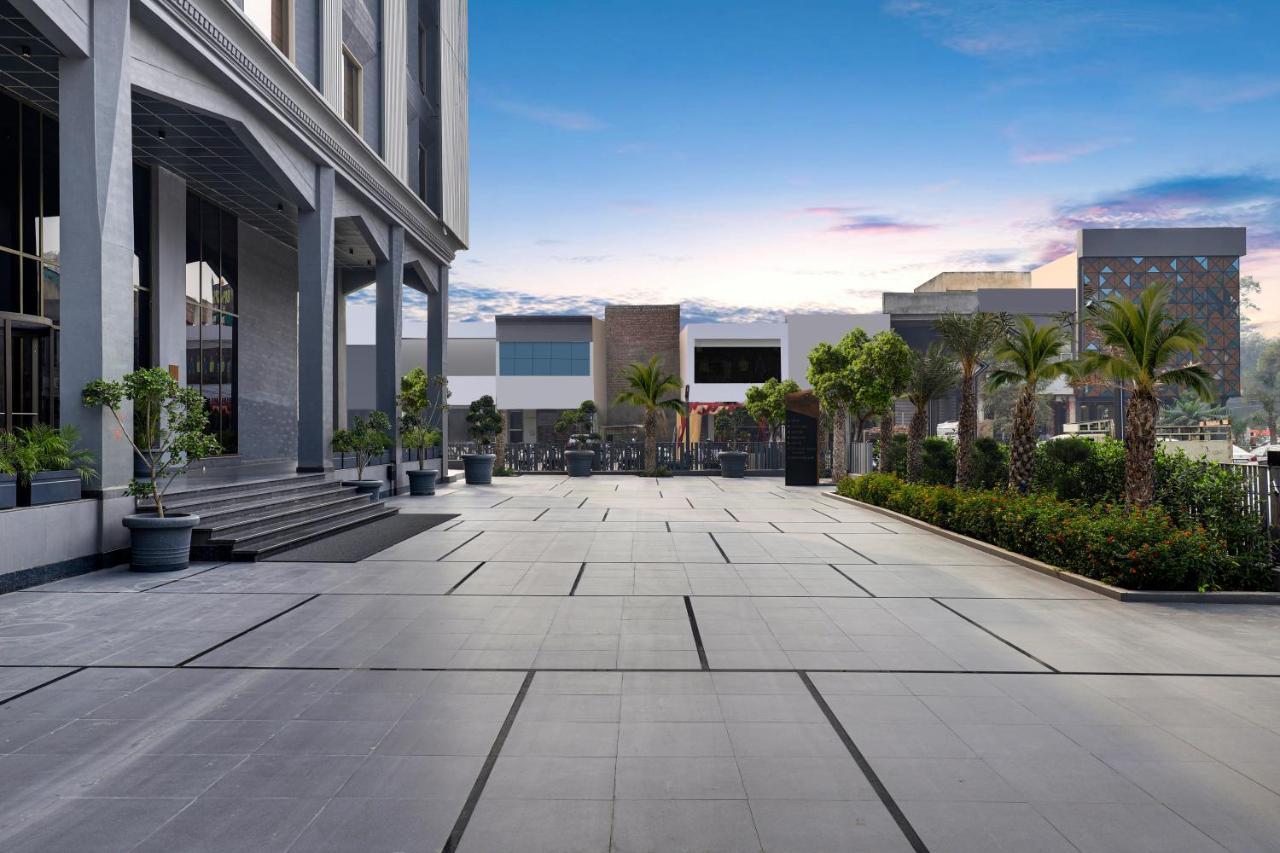 Lemon Tree Hotel, Hisar Bagian luar foto